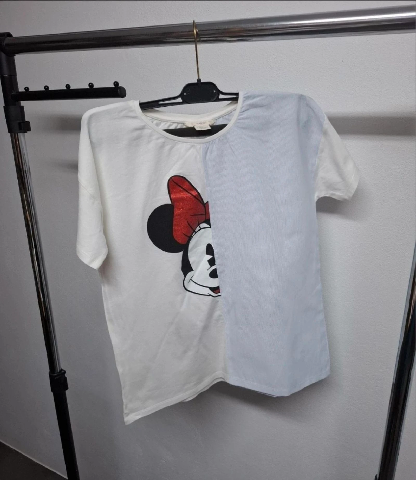 T-shirts branca Mango.